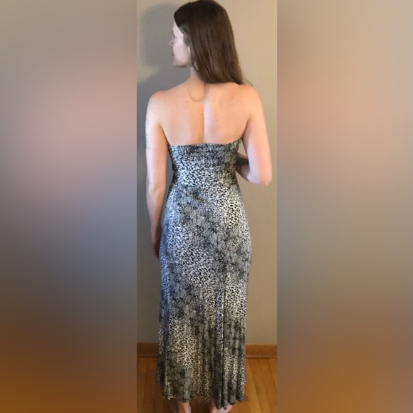 Black and white Maxi dress. Size S. Very soft and comfortable. Barely worn. - Picture 5 of 7